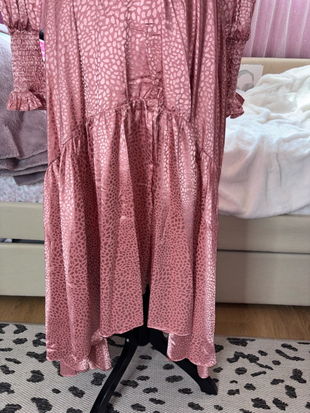 Rosevelvet Pink Satin Long Sleeve Animal Print Belted Gown - Picture 3 of 6